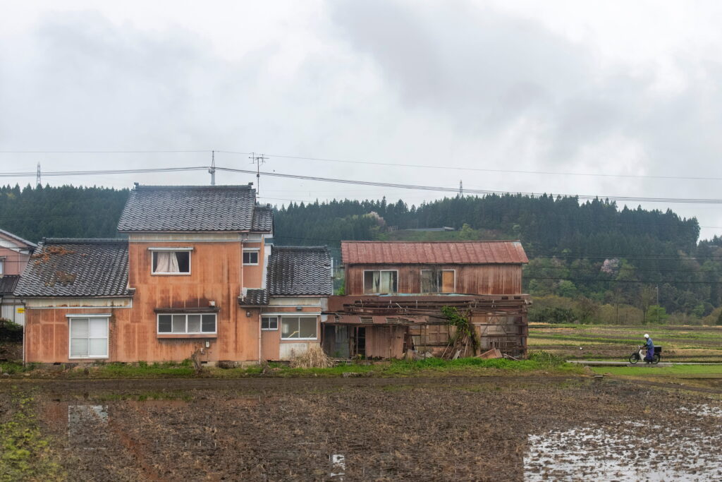 実家の売却って後悔する？後悔しないための事前準備や注意点をご紹介